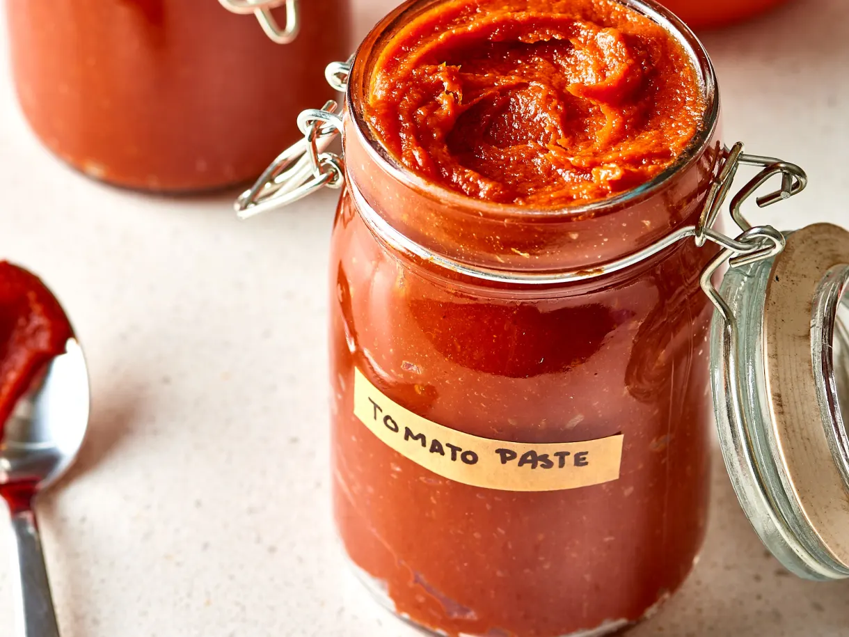 Tomato Paste: What’s Really Inside, Health Impacts, and Smarter Alternatives