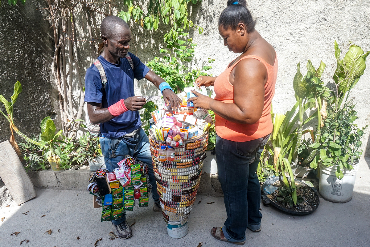The hidden dangers of buying drugs from roadside sellers